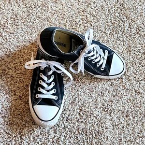Womens Converse low top black shoes Size 9
